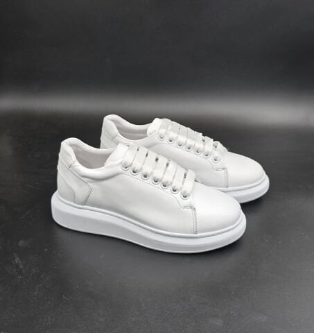 511 BEYAZ GİZLİ TOPUKLU BOYU UZATAN AYAKKABI