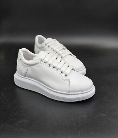 511 BEYAZ GİZLİ TOPUKLU BOYU UZATAN AYAKKABI