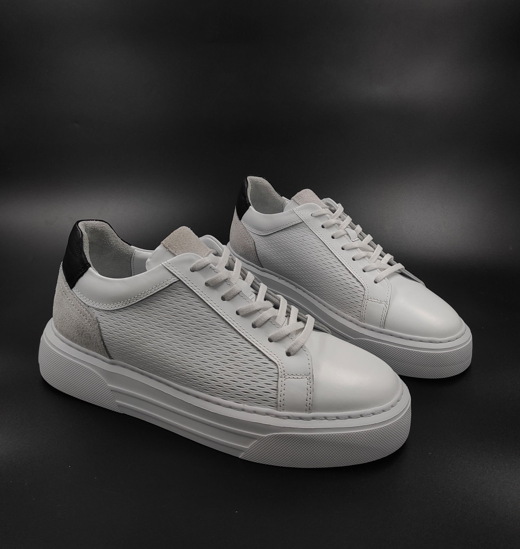 5438 BEYAZ PREMİUM  GİZLİ TOPUKLU YÜKSEK TABAN AYAKKABİ