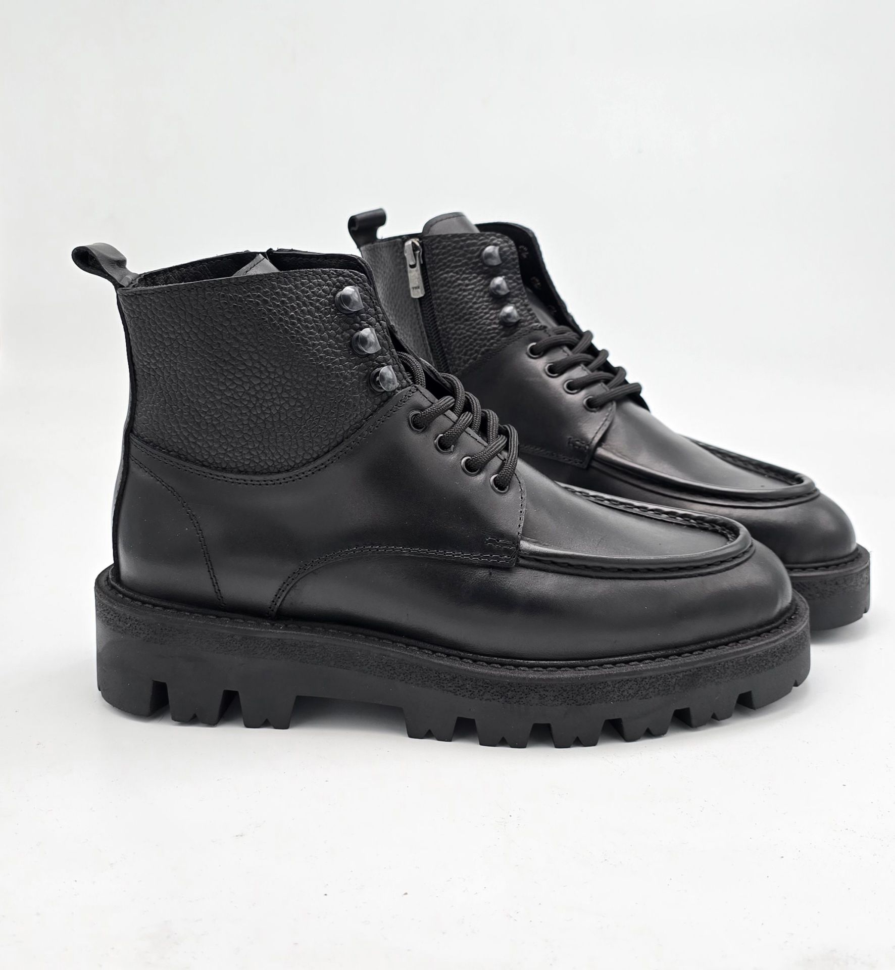 700 SİYAH GİZLİ TOPUKLU BOY UZATAN BOT